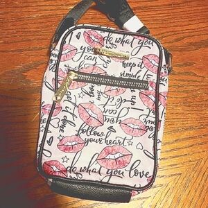 Betsey johnson crossbody purse new no tags